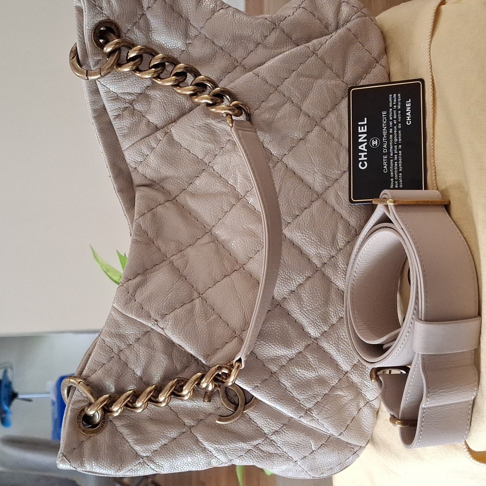 Chanel bag - Picture 1 of 12